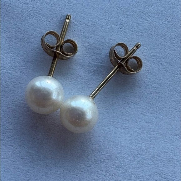 Gold and Pearl Stud Earrings NWOT - Picture 4 of 4